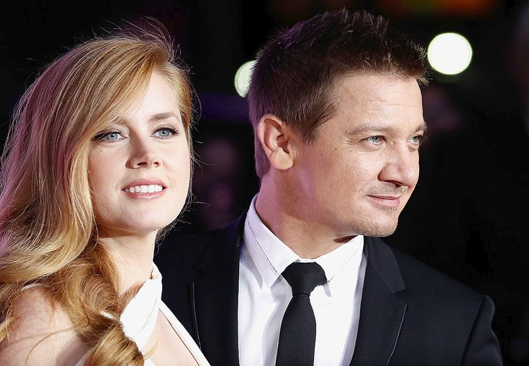 Amy Adams and Jeremy Renner Look Super Fit at 'Arrival' Movie Conference in London - Foods4BetterHealth