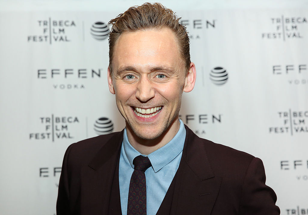 Tom Hiddleston Set to Reprise Loki Role in Thor: Ragnarok, Takes Break from Shooting and Shows off Super Fit Body ... - Foods4BetterHealth